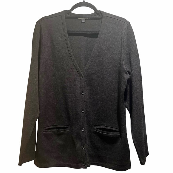 Doc & Amelia by Cintas Black Cardigan Sweater. 6 Buttons. Size M. - Picture 1 of 6